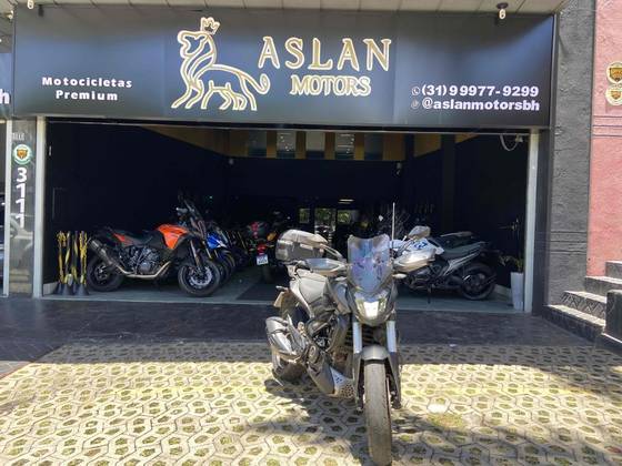 BAJAJ DOMINAR 400 
